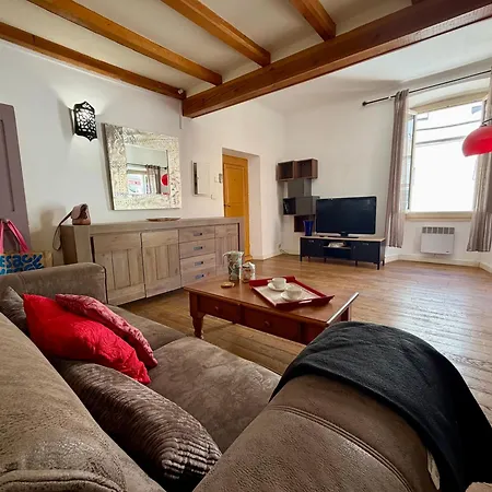 Centre Avec Mezzanine Climatise *