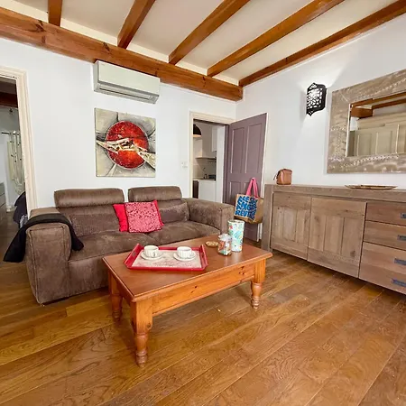 Centre Avec Mezzanine Climatise Apartment *