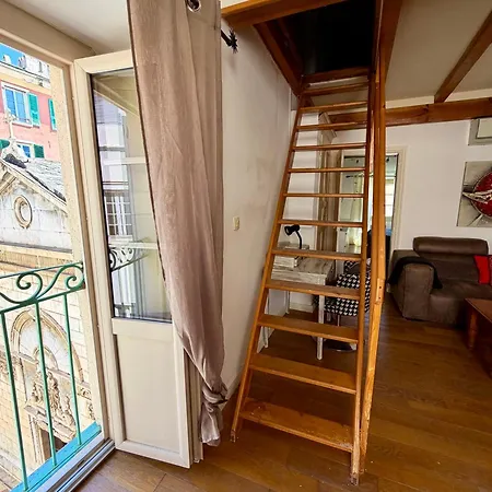 Apartment Centre Avec Mezzanine Climatise